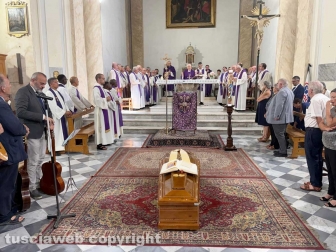 Viterbo - I funerali di don Ivo Bruni
