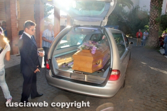 Canino - I funerali di Elena Spingu