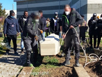 I funerali di Enogieru Orobosa