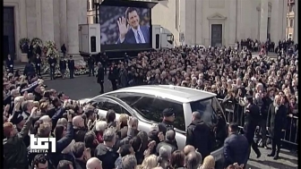 Roma - Nella chiesa degli artisti a piazza del Popolo i funerali di Fabrizio Frizzi