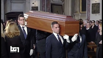 Roma - Nella chiesa degli artisti a piazza del Popolo i funerali di Fabrizio Frizzi