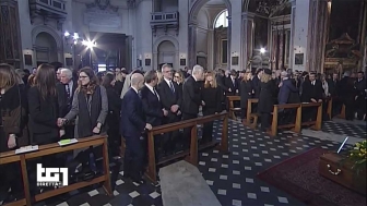 Roma - Nella chiesa degli artisti a piazza del Popolo i funerali di Fabrizio Frizzi