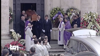 Roma - Nella chiesa degli artisti a piazza del Popolo i funerali di Fabrizio Frizzi