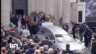 Roma - Nella chiesa degli artisti a piazza del Popolo i funerali di Fabrizio Frizzi