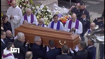 Roma - Nella chiesa degli artisti a piazza del Popolo i funerali di Fabrizio Frizzi