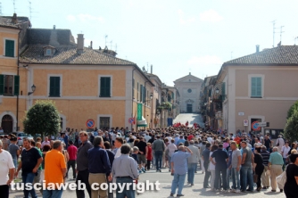 San Lorenzo Nuovo - I funerali di Lisei e Papini