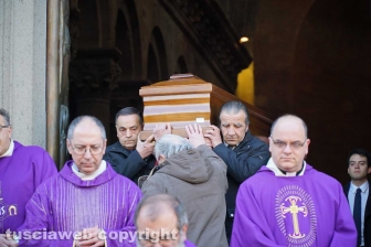 I funerali di Maurizio Sberna