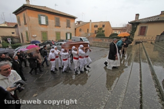 I funerali di Nello - Da casa di S. Rosa alla basilica