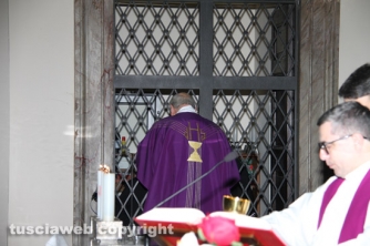 I funerali di Nello –  La celebrazione