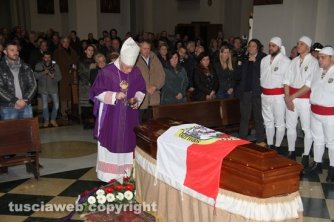 I funerali di Nello –  La celebrazione