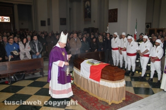 I funerali di Nello –  La celebrazione