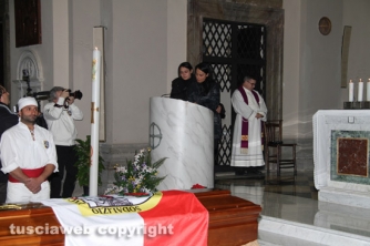 I funerali di Nello –  La celebrazione