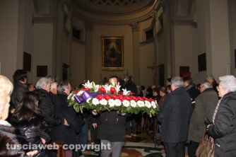 I funerali di Nello –  La celebrazione