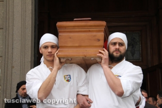 I funerali di Nello –  La celebrazione