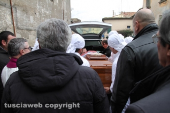 I funerali di Nello –  La celebrazione