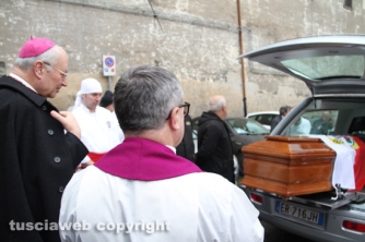 I funerali di Nello –  La celebrazione
