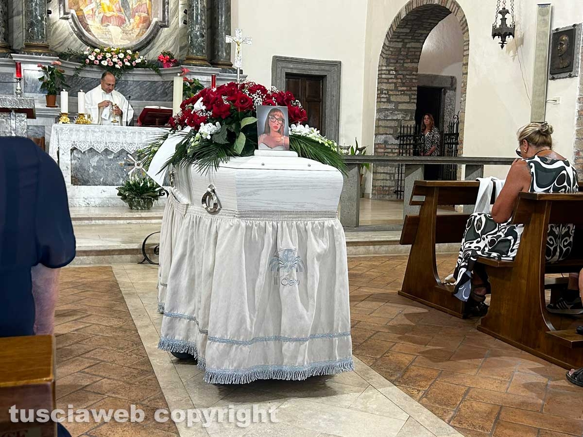 Marte - I funerali di Rachele Ferrara