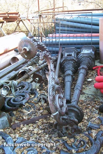 I lampioni a pezzi una decina di anni fa