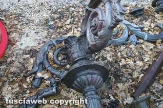 I lampioni a pezzi una decina di anni fa