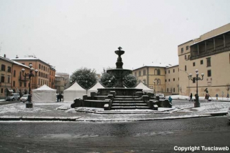 Piazza della Rocca prima del 5 gennaio