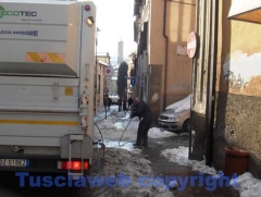 I lavori in via Cairoli alla presenza di Marini - Foto Fausto Cappelli
