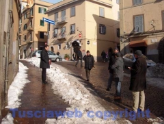 I lavori in via Cairoli alla presenza di Marini - Foto Fausto Cappelli