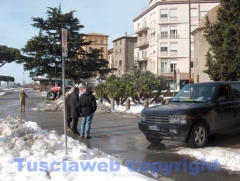 I lavori in via Cairoli alla presenza di Marini - Foto Fausto Cappelli