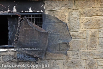 I locali andati a fuoco nella palazzina al Carmine