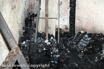 I locali andati a fuoco nella palazzina al Carmine