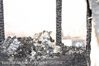 I locali andati a fuoco nella palazzina al Carmine