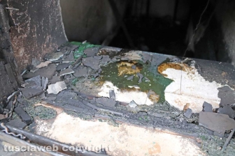 I locali andati a fuoco nella palazzina al Carmine