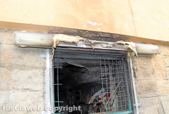 I locali andati a fuoco nella palazzina al Carmine