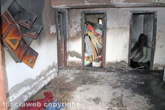 I locali andati a fuoco nella palazzina al Carmine