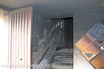 I locali andati a fuoco nella palazzina al Carmine