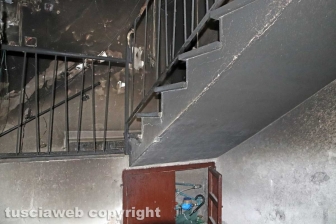 I locali andati a fuoco nella palazzina al Carmine