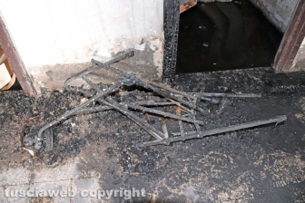 I locali andati a fuoco nella palazzina al Carmine