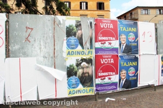 Viterbo - Piazza della Rocca - Manifesti elettorali