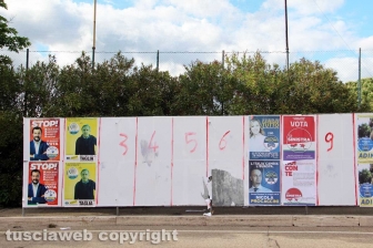 Viterbo - Pilastro - Manifesti elettorali