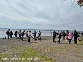 I mitici bassotti sfilano per le vie di Bolsena