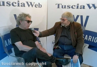 Caffeina - Eugenio Bennato intervistato dal direttore Carlo Galeotti