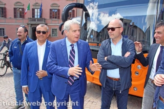 Viterbo - La presentazione dei nuovi autobus della Francigena