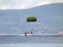 I parà volano sul lago