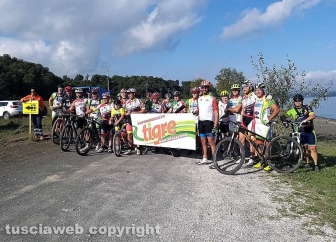 Montefiascone - I lanci dei paracadutisti per san Michele arcangelo