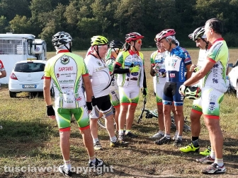 Montefiascone - I lanci dei paracadutisti per san Michele arcangelo