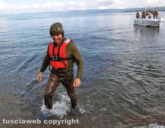 Montefiascone - I lanci dei paracadutisti per san Michele arcangelo