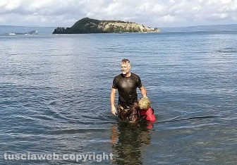 Montefiascone - I lanci dei paracadutisti per san Michele arcangelo