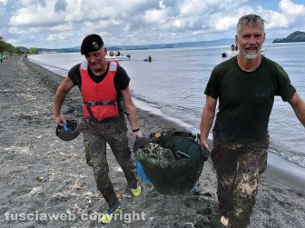 Montefiascone - I lanci dei paracadutisti per san Michele arcangelo