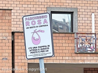 Viterbo - Il parcheggio rosa di via Garbini