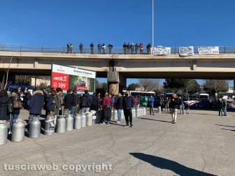 Viterbo - La protesta dei pastori sul prezzo del latte