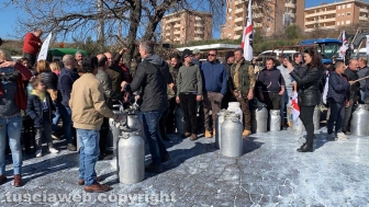 Viterbo - La protesta dei pastori sul prezzo del latte